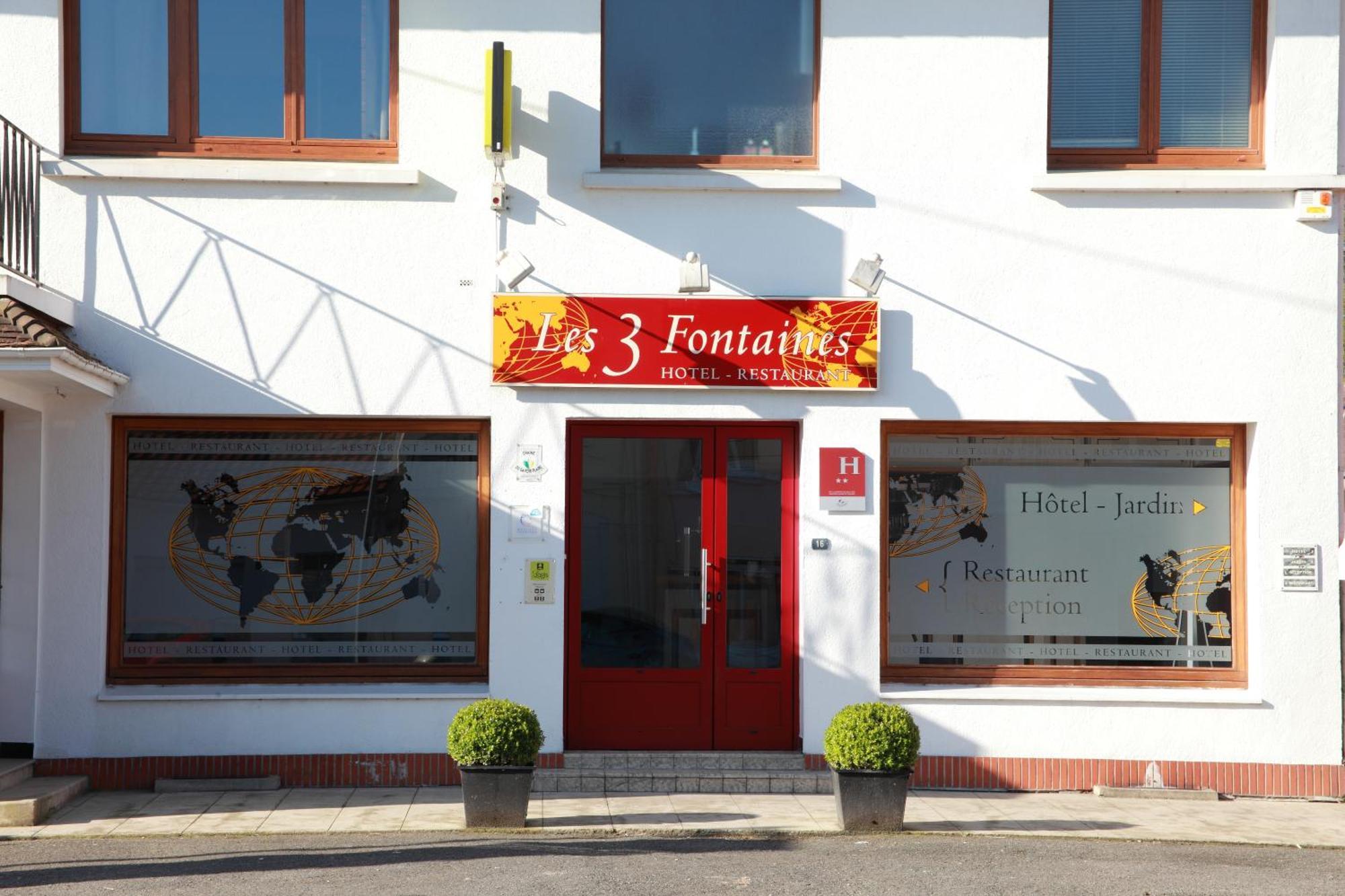 Logis - Hotel & Restaurant Les Trois Fontaines Marconne Exterior photo